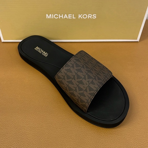 michael kors wade slide